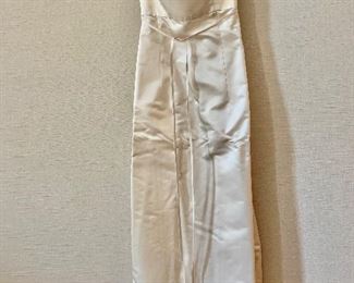 $50 -Morgane Le Fay designed by Liliana Casabal silk floor length ivory dress. Size M.