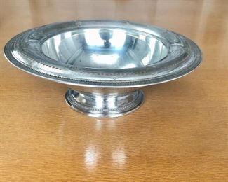 Meridens P. Co. 2962 footed serving bowl. 3”H x 10”D