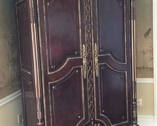 EJVictor Armoire
