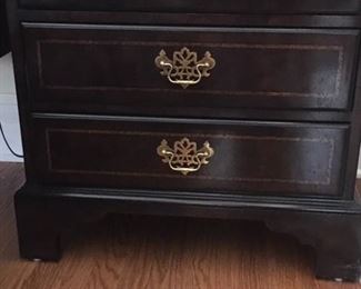 EJVictor- Pr.matching Nightstands