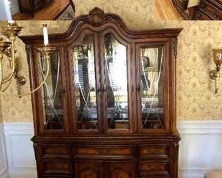 Grand china cabinet