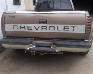1996Chevrolet Silverado 1 ton 100,000 miles 1GCHC33JOTFO14966  Grill damage needs some repair