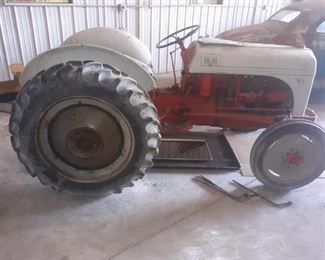 Ford 8 tractor running
