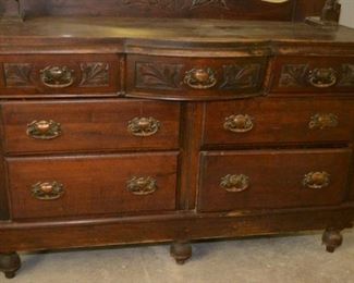 English Walnut Chest of drawers with mirror
