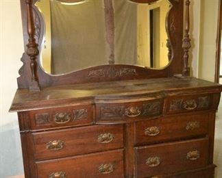 English Walnut Chest of drawers with mirror