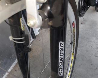 Schwinn Suntour SR Hybrid series