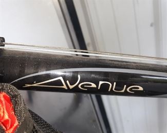 Schwinn Suntour SR Hybrid series