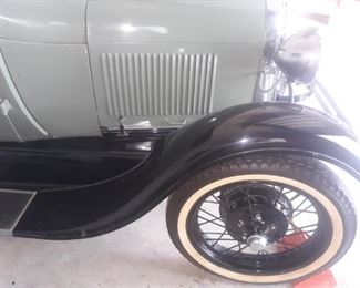 1929 Ford Coupe in good condition,has keys but does need some motor work and repair motor locked up