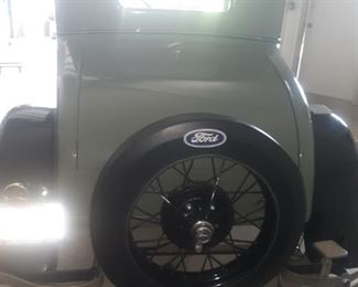 1929 Ford Coupe in good condition,has keys but does need some motor work and repair motor locked up