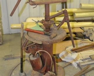 Tire changer very old lol