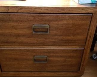 Pair of Thomasville night stands/end tables