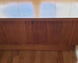 Lane cedar chest