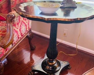 $150 PIE CRUST TABLE
25” DIA x 28” H