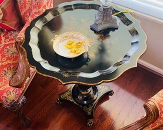 $150 PIE CRUST TABLE
25” DIA x 28” H