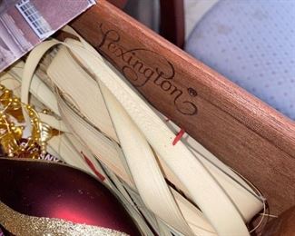 $150 LEXINGTON SIDEBOARD
40”L x 19”D x 32.5”H