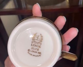 $450 12 PLACE SETTING VINTAGE GOLD LENOX ECLIPSE CHINA PLUS SERVING PIECES