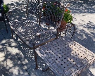 $275 BENCH
$195 TABLE