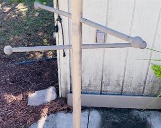 $100 FRONTGATE TOWEL RACK