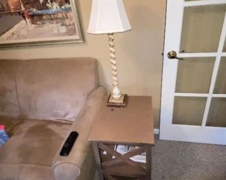 $45 SIDE TABLE
$25 LAMP