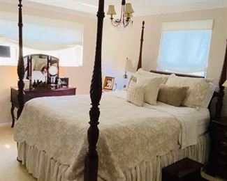 $750 LEXINGTON QUEEN SIZE FOUR POST BEDROOM SET
FOUR POST BED
88”L x 64”W x 82”H
WARDROBE
38”L x 21”D x 63”H
TWO NIGHTSTANDS
27”L x 17”D x 28.5”H
LONG DRESSER AVAILABLE - BROKEN LEG AS IS
70”L x 19”D x 34”H