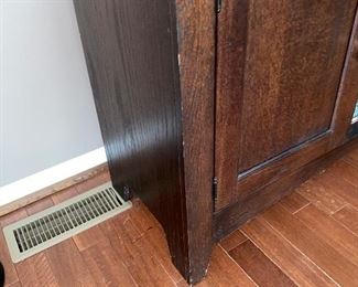 $400 WOODEN ENTERTAINMENT CENTER
FITS 55” TV
72”L x 17.25”D x 67.25”H