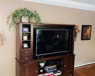 $400 WOODEN ENTERTAINMENT CENTER
FITS 55” TV
72”L x 17.25”D x 67.25”H