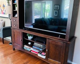 $400 WOODEN ENTERTAINMENT CENTER
FITS 55” TV
72”L x 17.25”D x 67.25”H