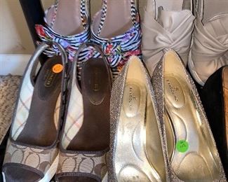 WOMENS DESIGNER SHOES-SIZE 8-8.5