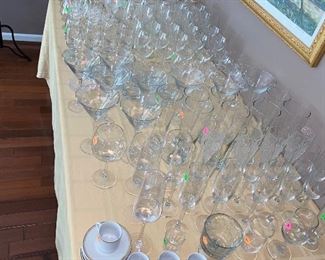 GLASSWARE / WINE GLASSES / CHAMPAGNE GLASSES