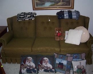 GREEN COACH AND ACCENT PILLOWS