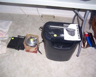 FELLOWS PAPER SHREDDER