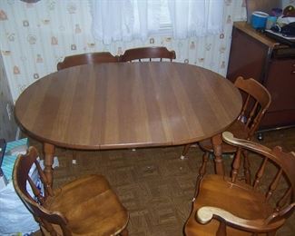 KITCHEN TABLE W/6 CHAIRS