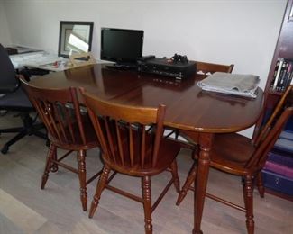 Real Cherry Dining Table with 2 leaves, 5 Chairs