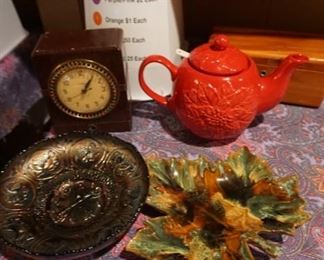 tea pot, clock, decor
