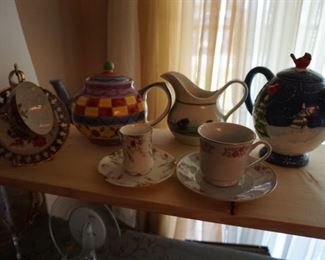Tea cups, tea pots