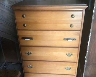 chest of drawers