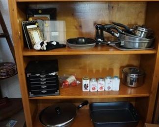 kitchen items, vintage salt and pepper