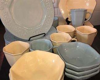 Better Homes & Gardens “Country Inn”