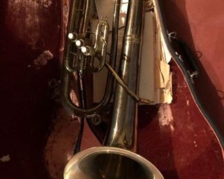 HM White King Euphonium in Case