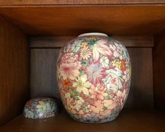 Chinese Covered Urn 