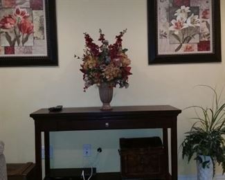 sideboard table, decorate vase, artwork