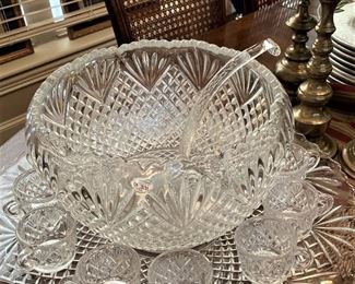 Fabulous punch bowl, under-plate, and many cups