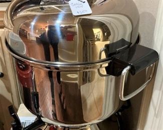Coffee urn