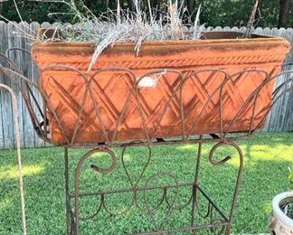 Large rectangular pot (dead plant - free)