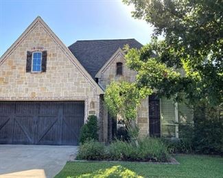 If you are looking for a garden home or great decor, this is the place!