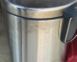 Kitchen trash can