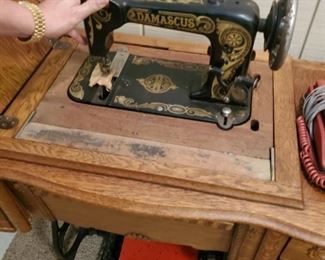 Antiques Sewing Machine