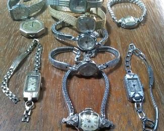 Delightful collection of watches, most need batteries etc