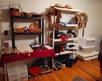 Hats, gloves, scarves, accessories...