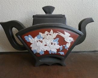 Other side of large tea pot